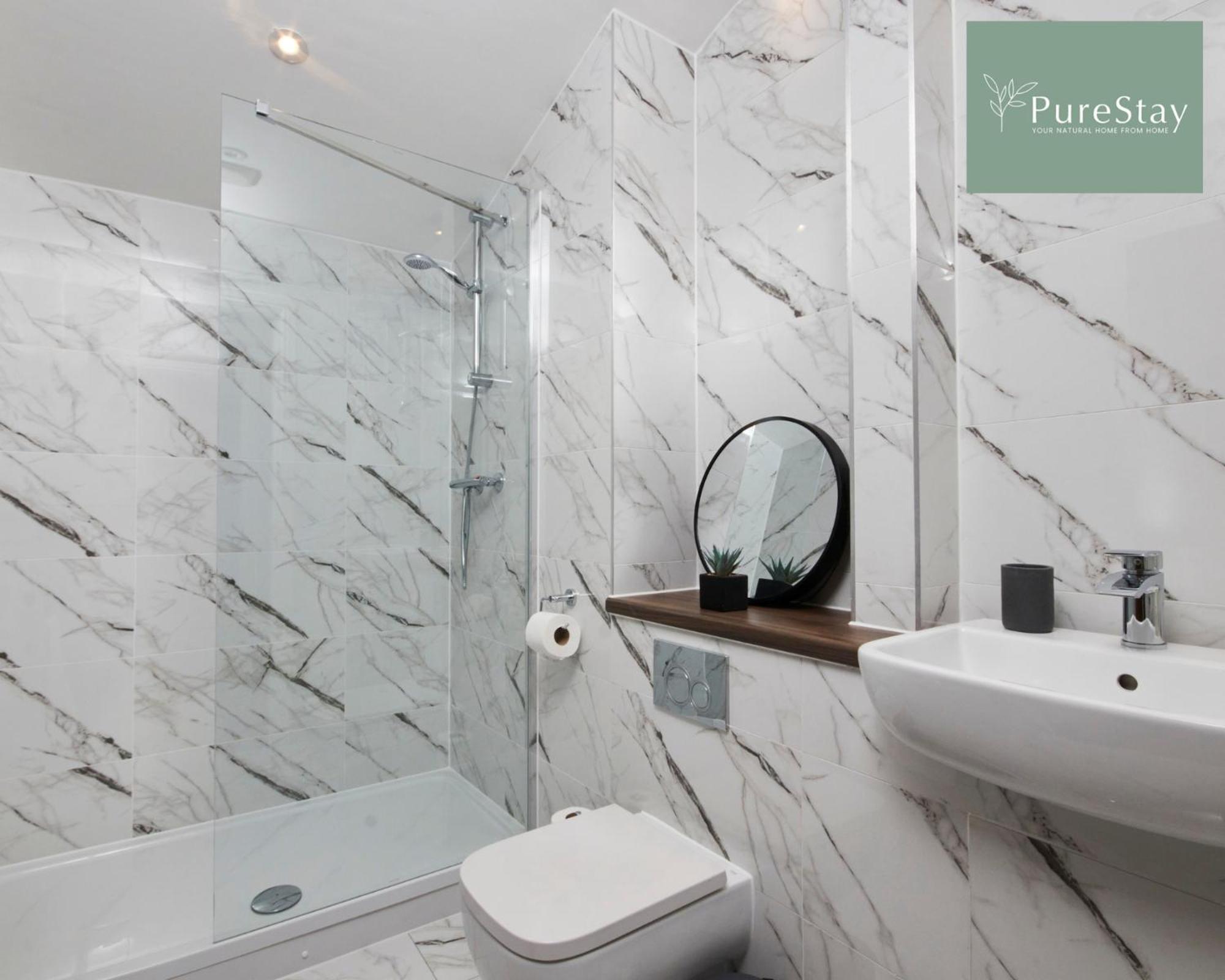 Stunning 5 Bed Manchester House With Parking By Purestay Short Lets & Serviced Accommodation Buitenkant foto